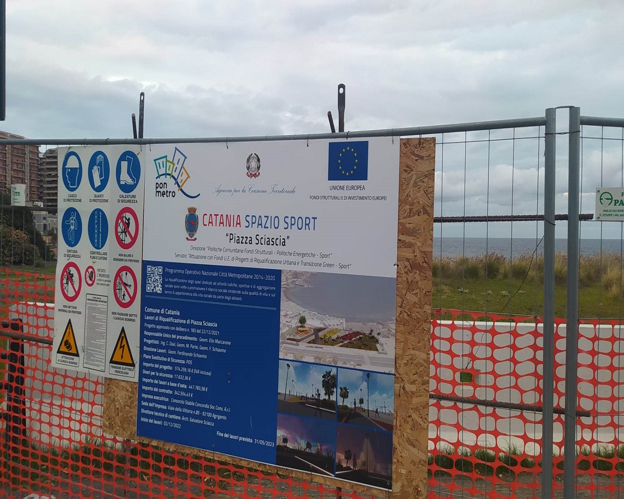 Catania, a lavoro per far “risplendere” piazza Europa e piazza Leonardo Sciascia – FOTO e VIDEO