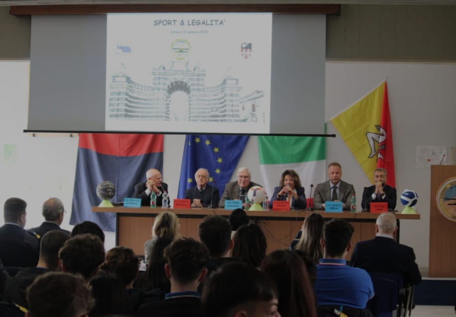 Calcio e legalità, il Catania SSD incontra gli studenti del “Ferrarin”