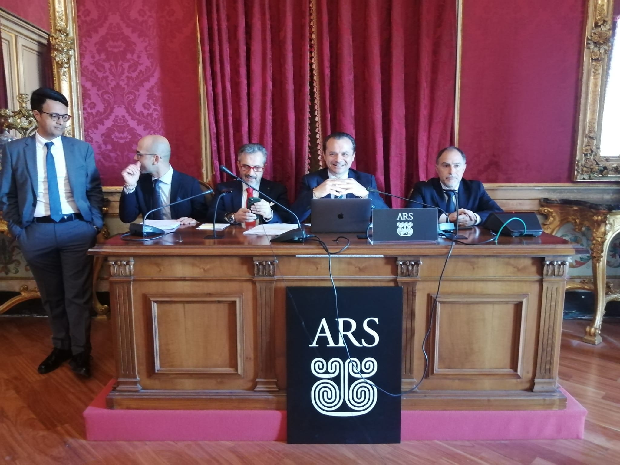 Cateno De Luca, opposizione costruttiva e Defr al centro del dibattito di “Sicilia Vera” – VIDEO