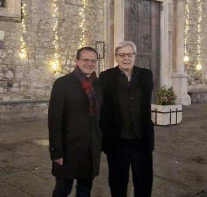 Europee, De Luca e Sgarbi firmano “Patto di Taormina” per elezioni 2024