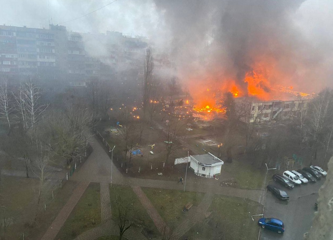 Ucraina, elicottero precipita su asilo: 18 morti, tra le vittime il ministro dell’Interno