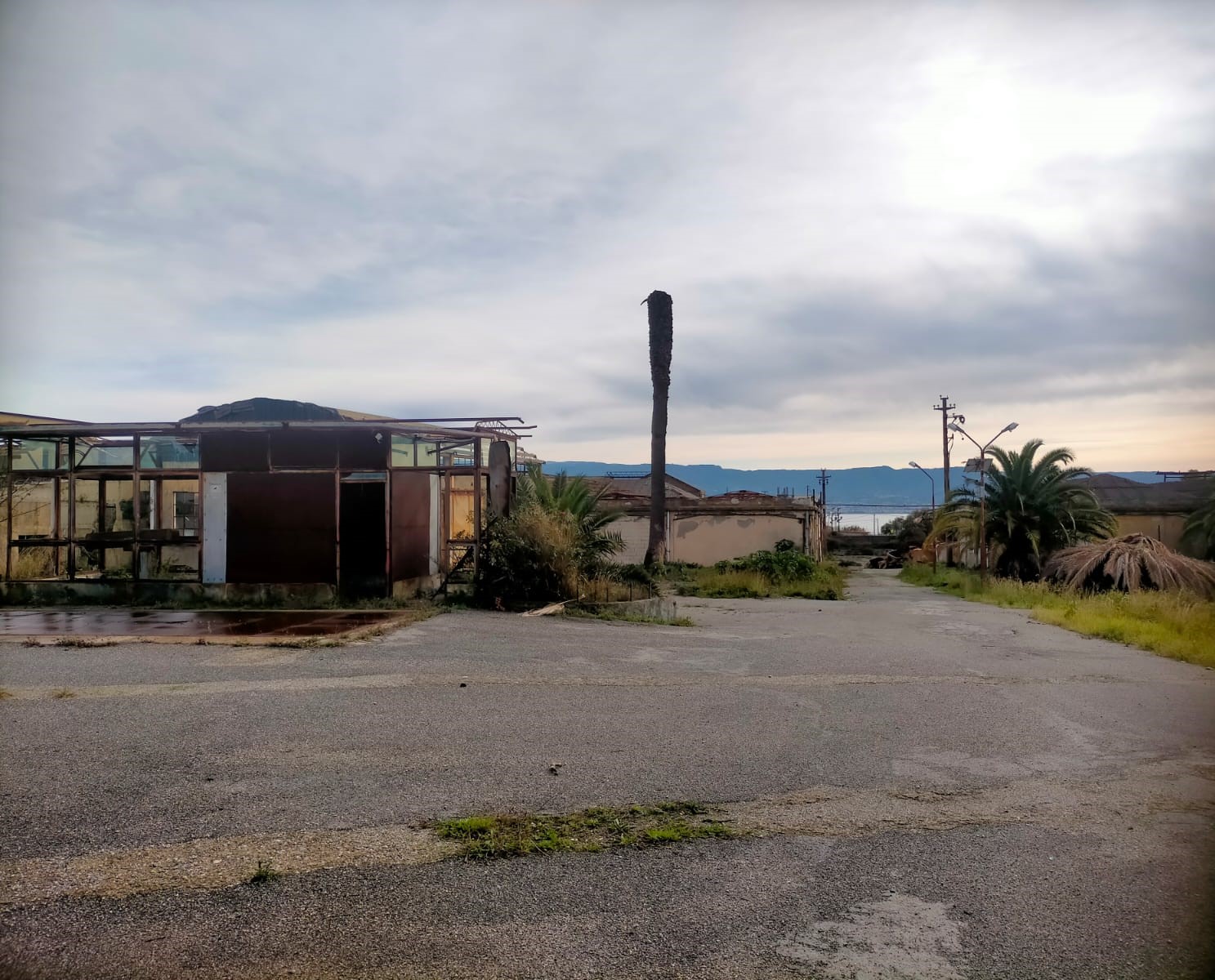 Ex Sanderson, da gloriosa azienda a “campo di veleni” a cielo aperto – FOTO