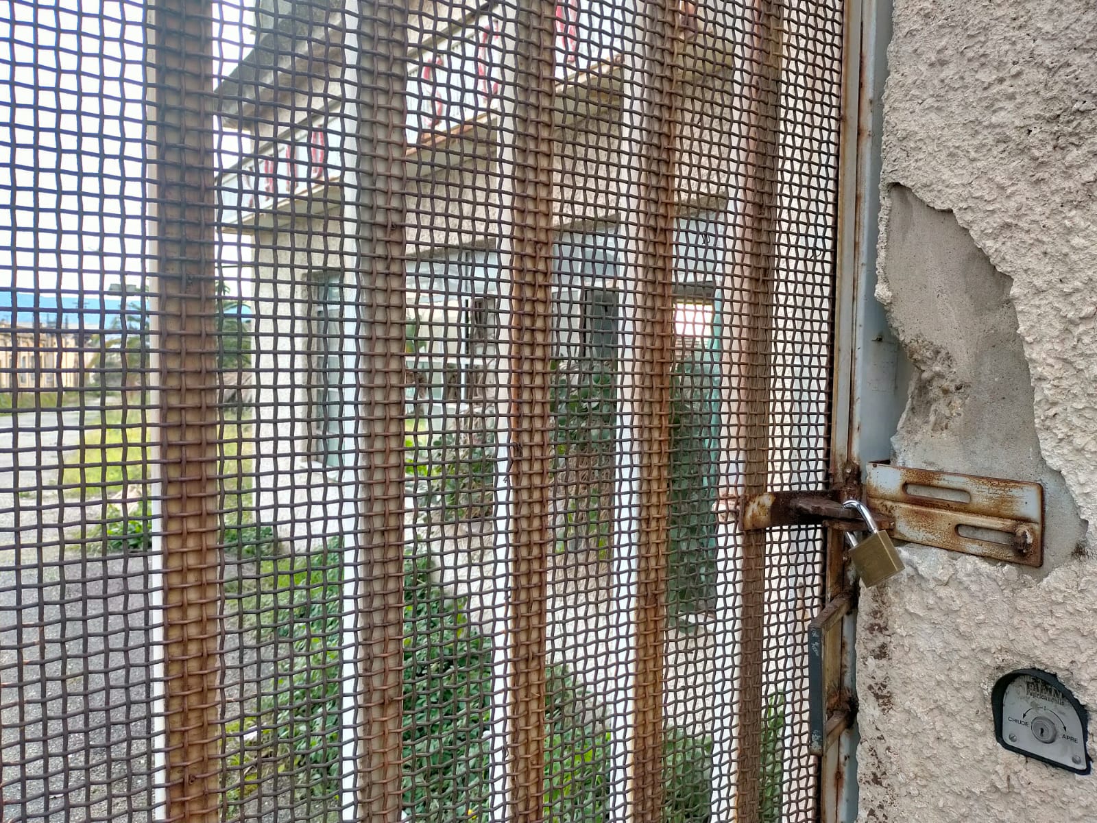 Ex Sanderson, da gloriosa azienda a “campo di veleni” a cielo aperto – FOTO