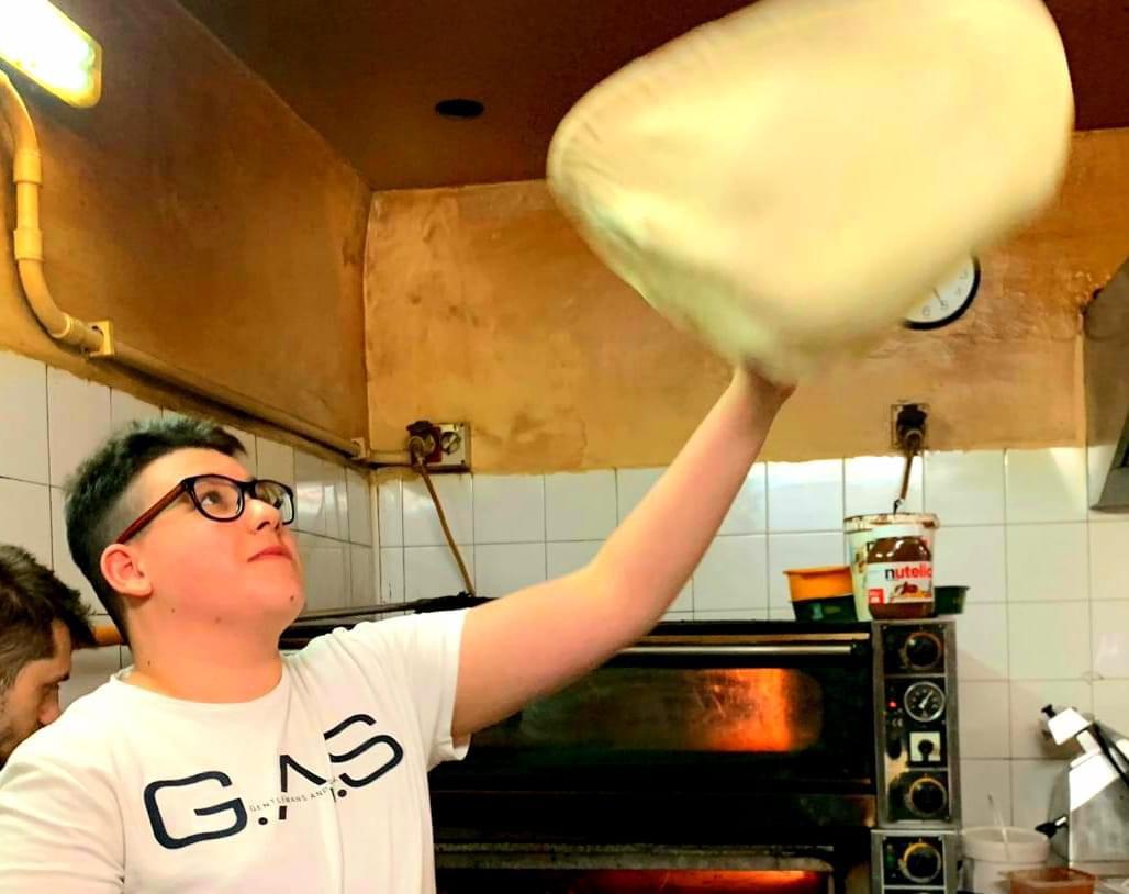 Sanremo 2023, il 18enne pizzaiolo palermitano Francesco Morici cucinerà all’Ariston