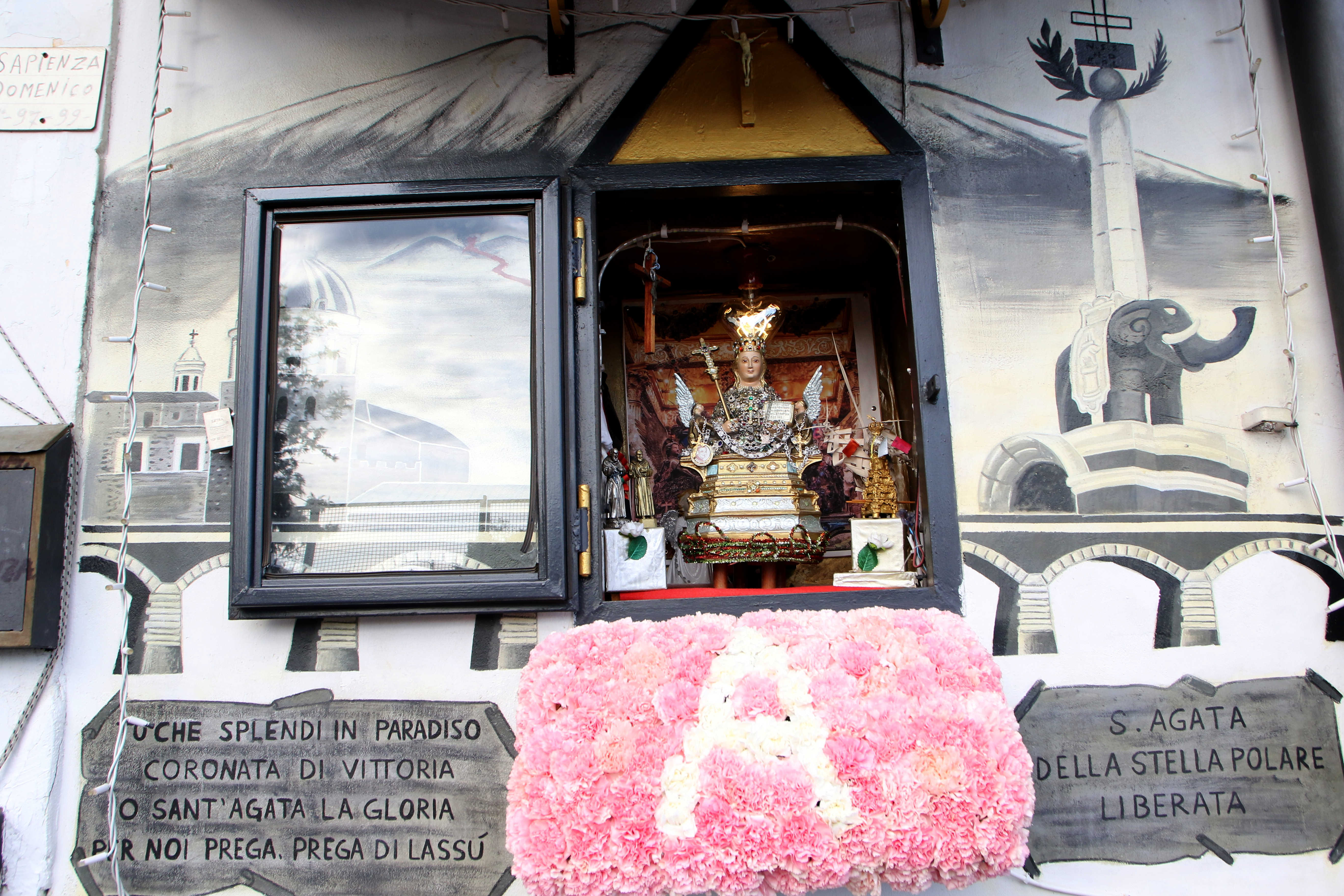 L’altarino di Sant’Agata in via Stella Polare abbraccia i suoi abitanti, le Foto