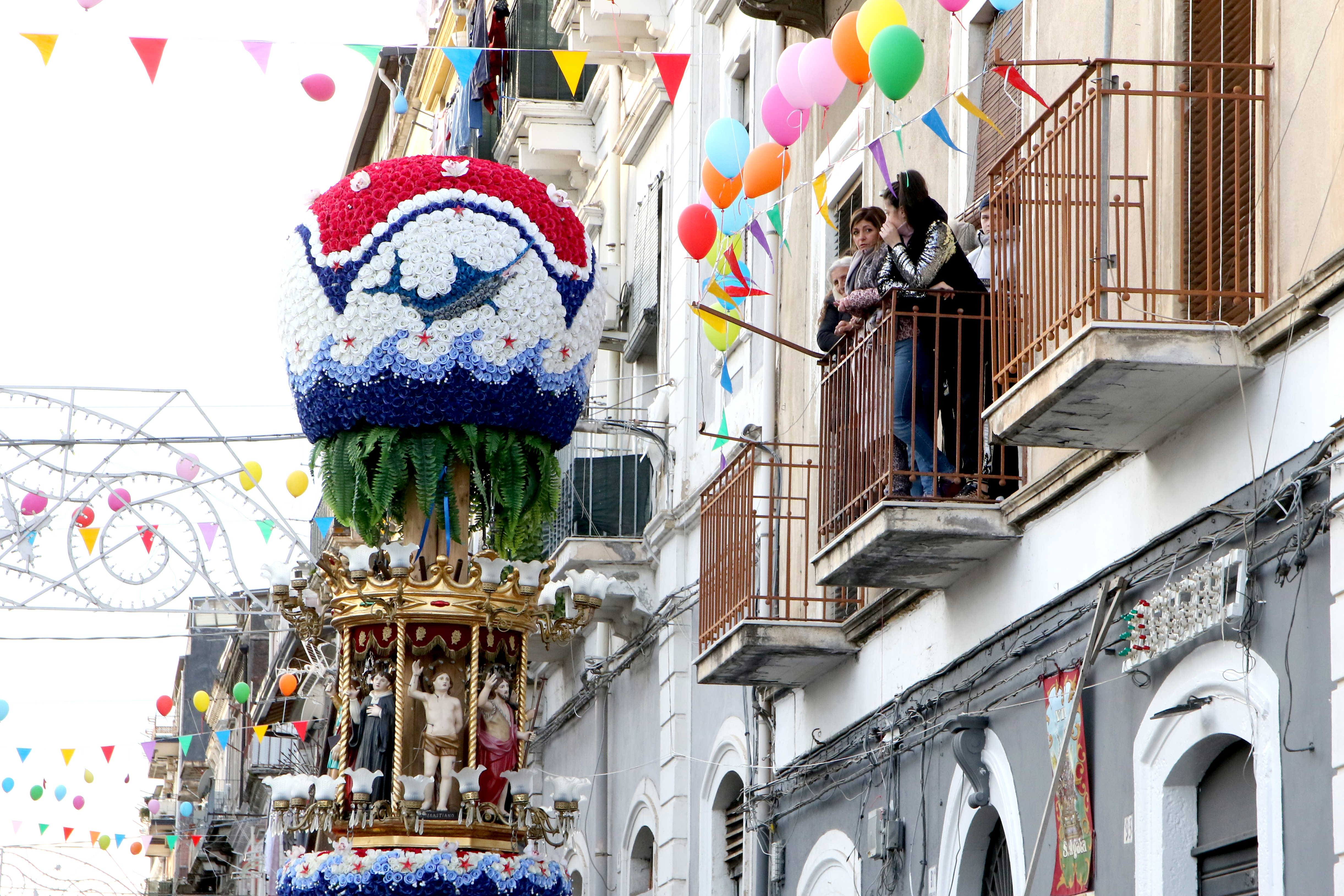 L’altarino di Sant’Agata in via Stella Polare abbraccia i suoi abitanti, le Foto