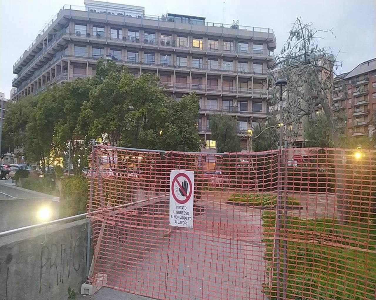 Catania, a lavoro per far “risplendere” piazza Europa e piazza Leonardo Sciascia – FOTO e VIDEO