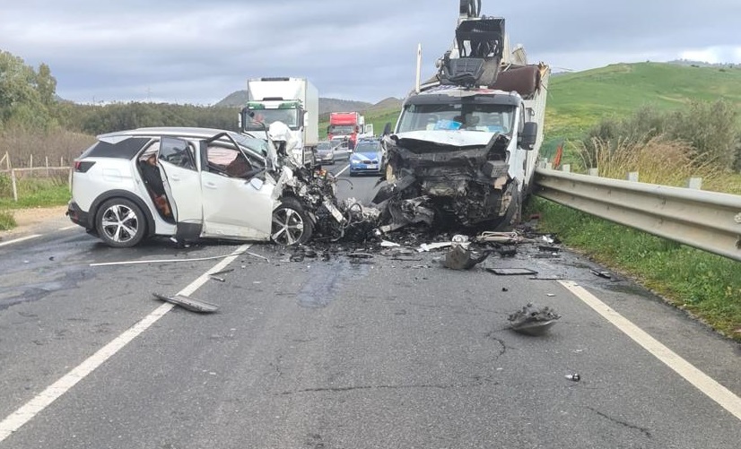 Scontro camion-auto sulla Statale 417, una vittima e feriti gravi – FOTO e VIDEO