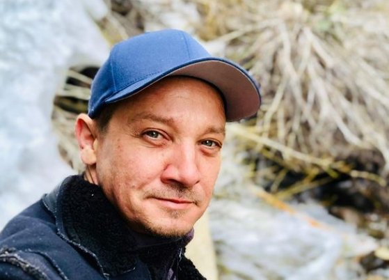 Jeremy Renner, la star di Avengers: “Oltre 30 ossa rotte”