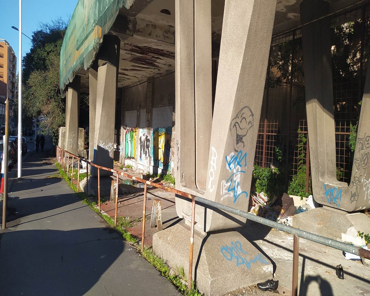 Palazzo Bernini, simbolo del degrado a Catania: per quanto tempo ancora? Le Foto