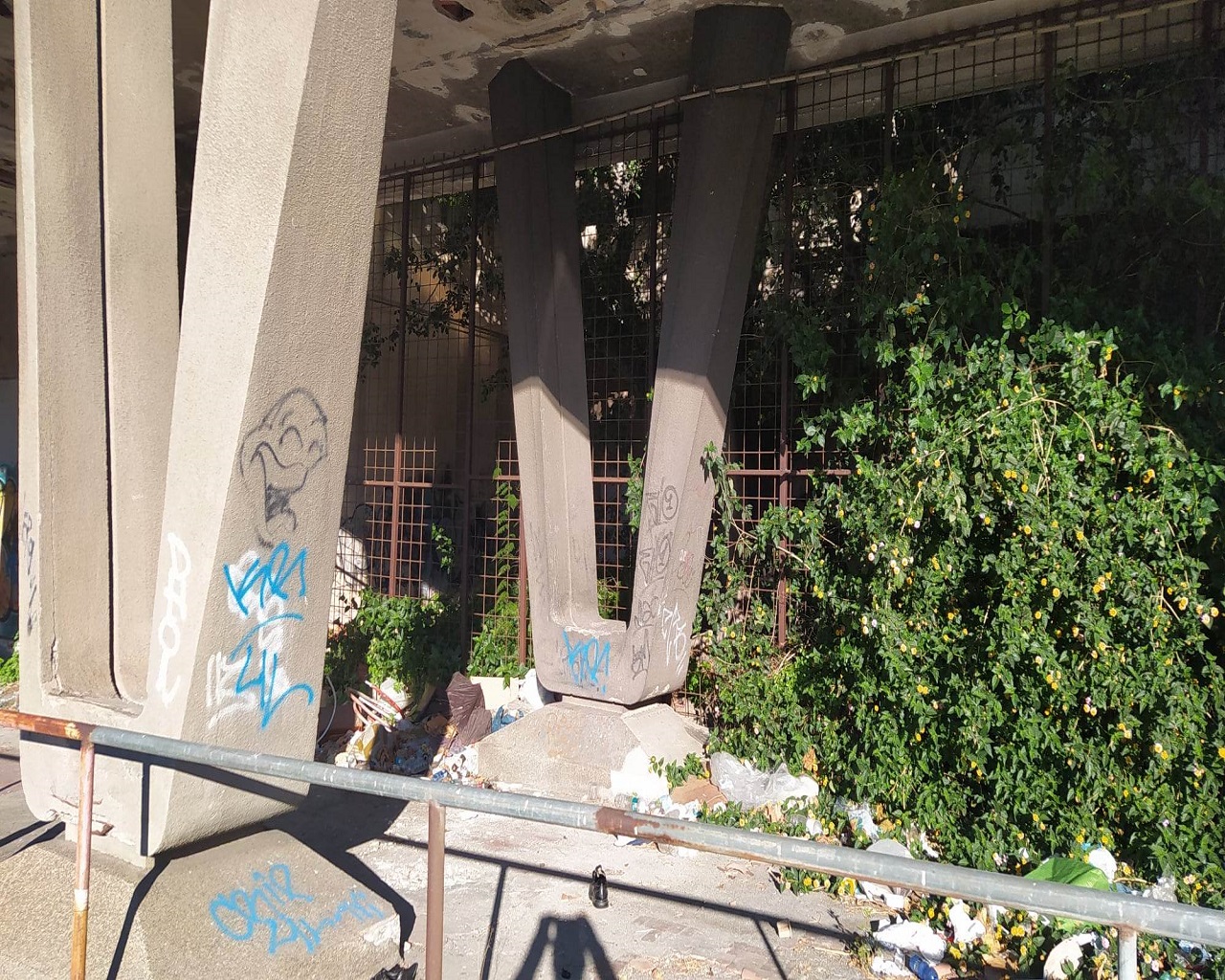 Palazzo Bernini, simbolo del degrado a Catania: per quanto tempo ancora? Le Foto