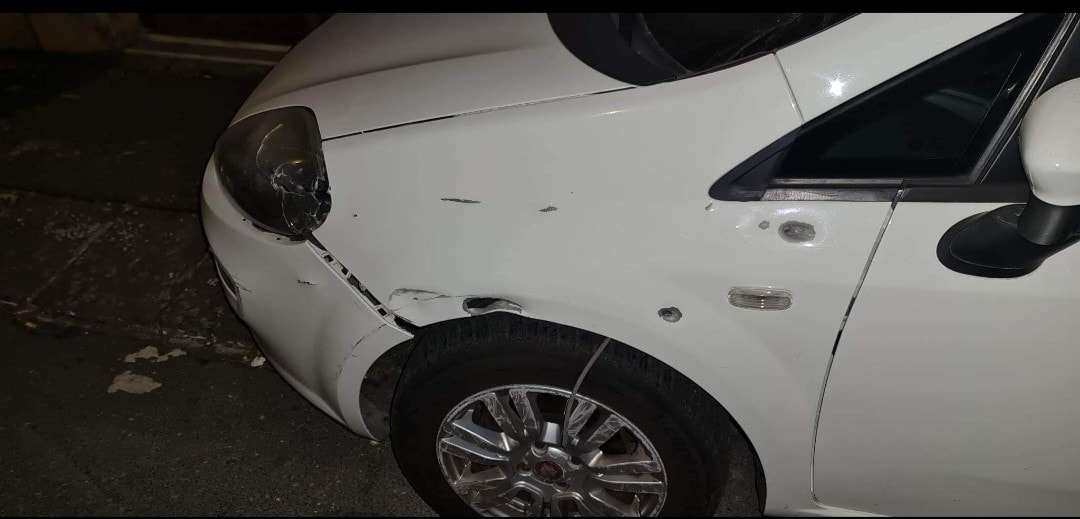 Follia a Catania, “mitragliate” contro auto per festeggiare il Capodanno: “Siamo a Beirut?”