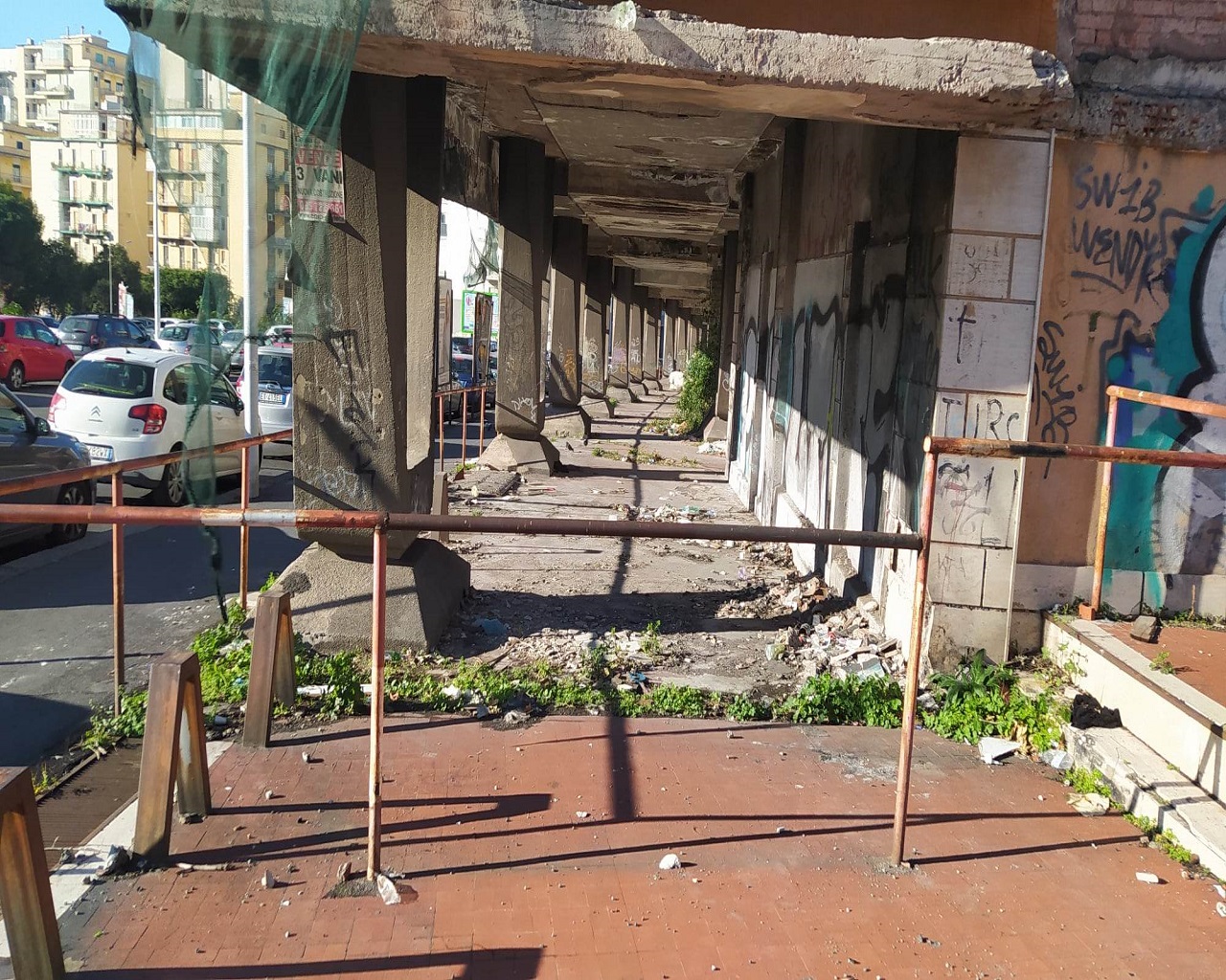 Palazzo Bernini, simbolo del degrado a Catania: per quanto tempo ancora? Le Foto