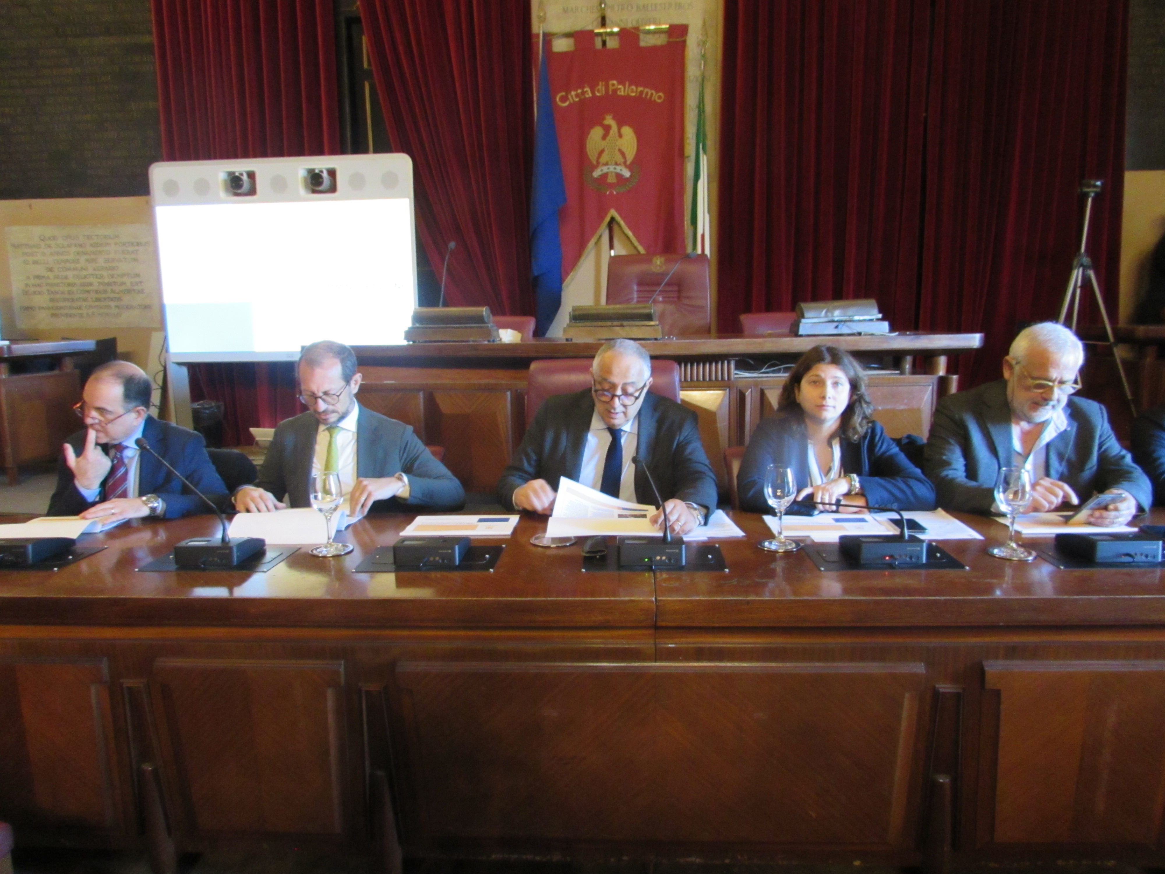 Palermo, il primo bilancio di Lagalla: “Non metteremo mani in tasca ai cittadini”