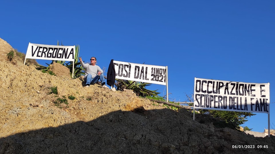Tabaccheria chiusa da oltre un anno dopo frana: commerciante agrigentino inizia sciopero della fame