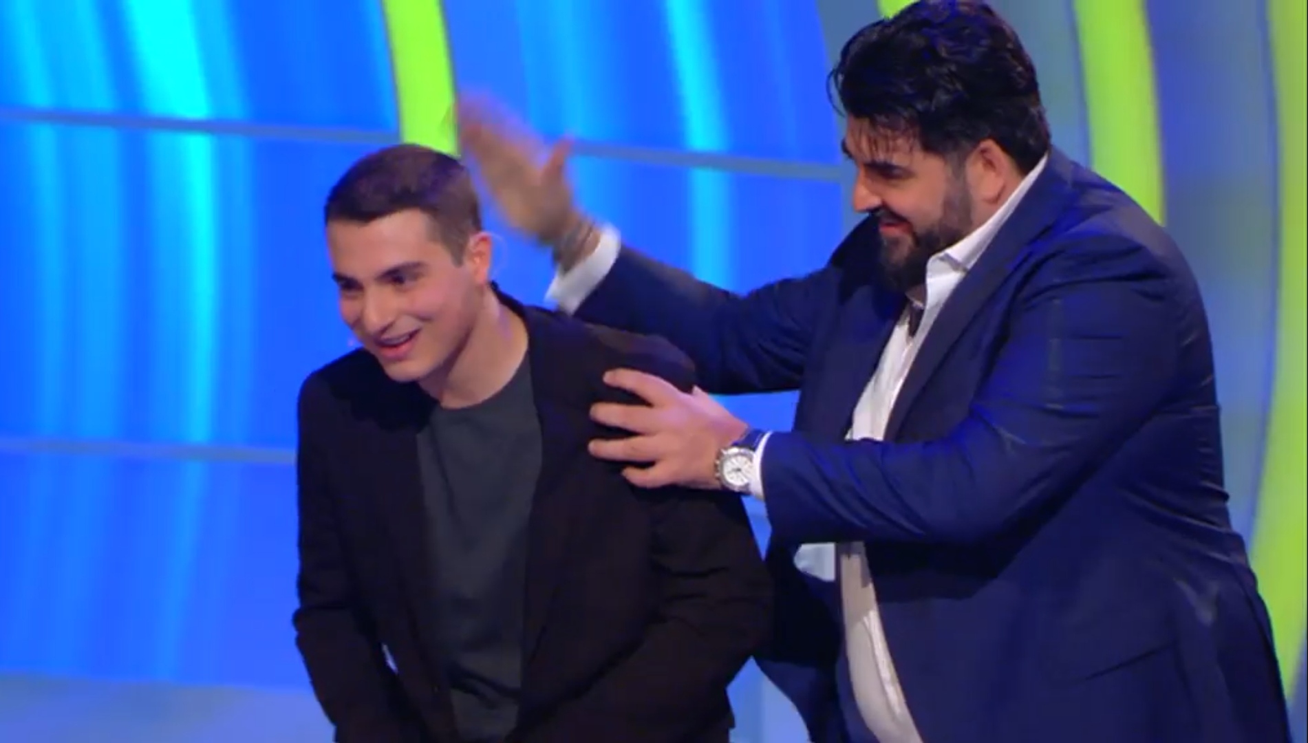 A “C’è posta per te” un padre chiede scusa al figlio. Cannavacciuolo: “Ti aiuto io”