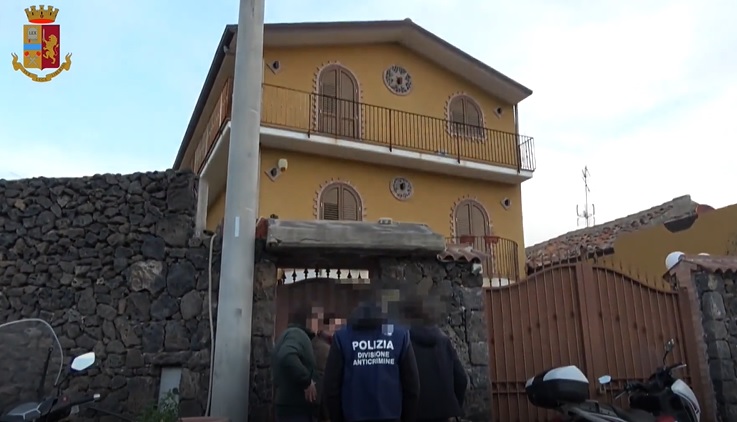 Duro “colpo” per affiliato dei Santapaola, scatta maxi-sequestro – VIDEO e DETTAGLI