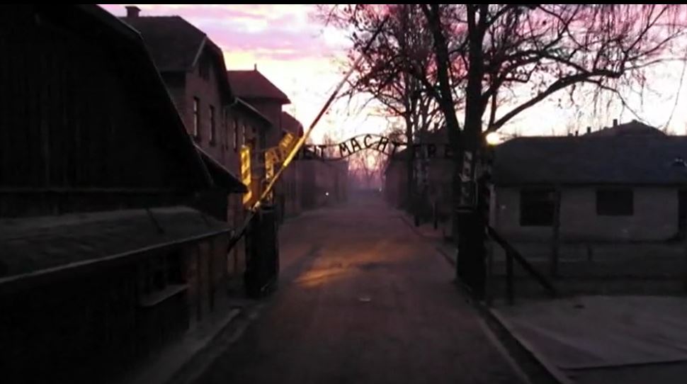 Viaggio ad Auschwitz, il video che mostra i luoghi simbolo della Shoah