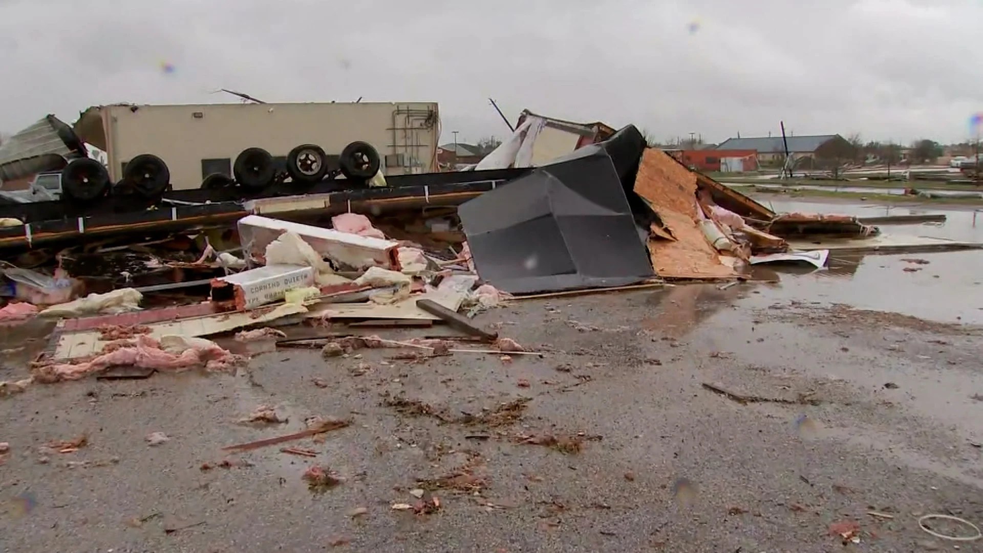 Usa, tornado devasta il Texas: oltre 100 mila persone al buio