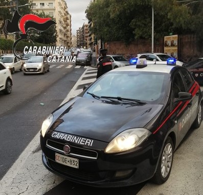 Tentano di rubare una Ducati: arrestati dai Carabinieri due minorenni