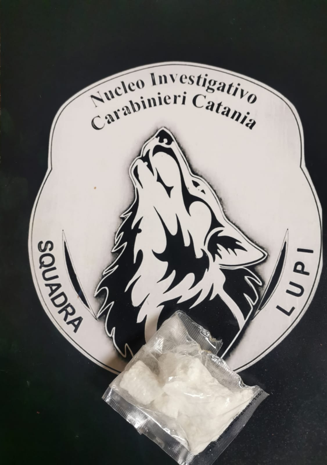 Catania, arrestato un pusher con droga in casa