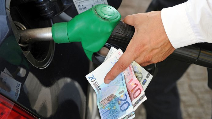 Rincari carburante, Aricò contro i sindaci: “Prima disertano riunione, poi chiedono incontro”