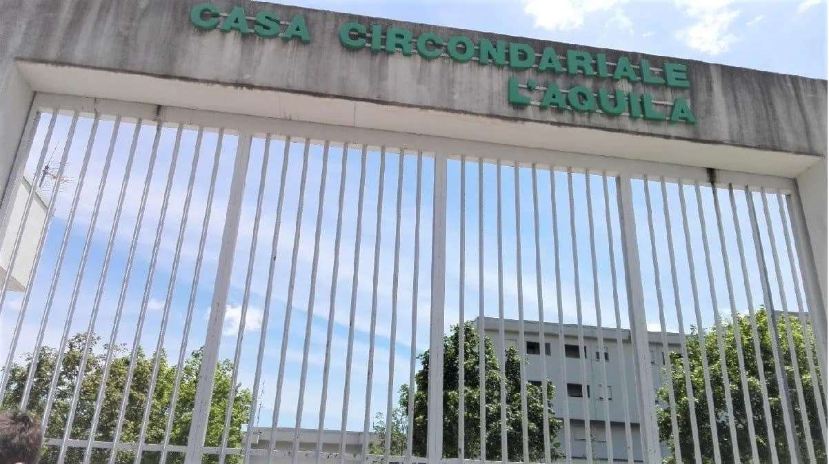 Messina Denaro, il boss è in Abruzzo: detenuto nel carcere dell’Aquila Messina Denaro, il boss è in Abruzzo: detenuto nel carcere dell’Aquila