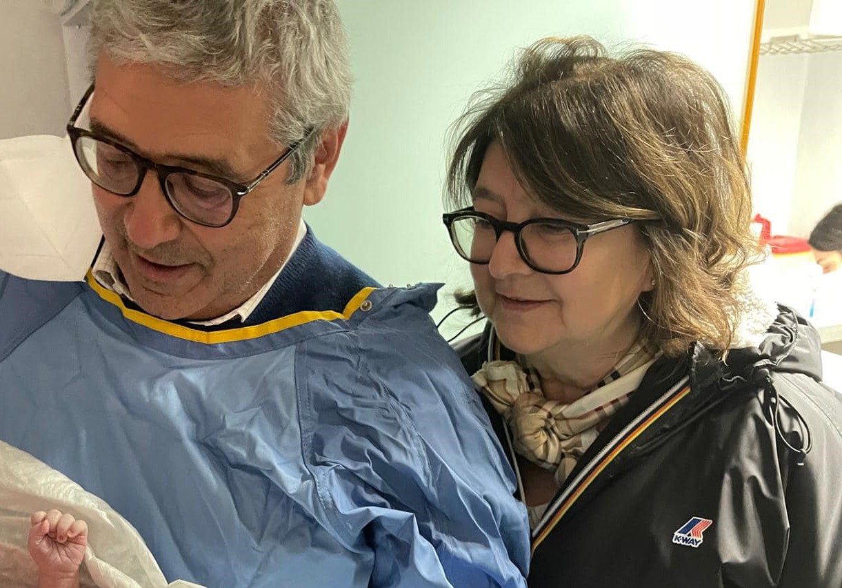 Totò Cuffaro diventa nonno e lo annuncia sui social: “E’ lui il mio sogno”