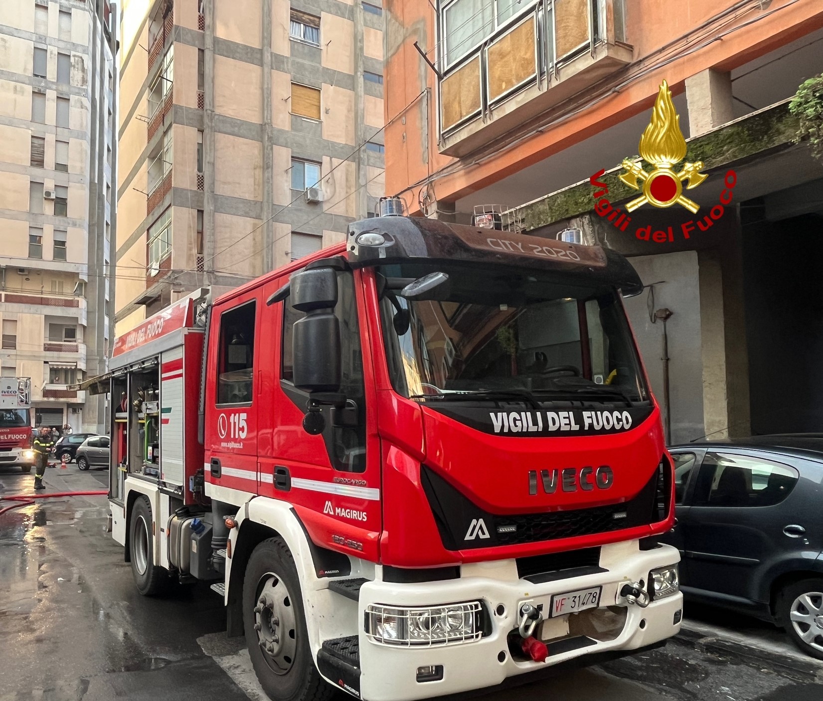 Incendio in un’abitazione a Catania, evacuate nove persone