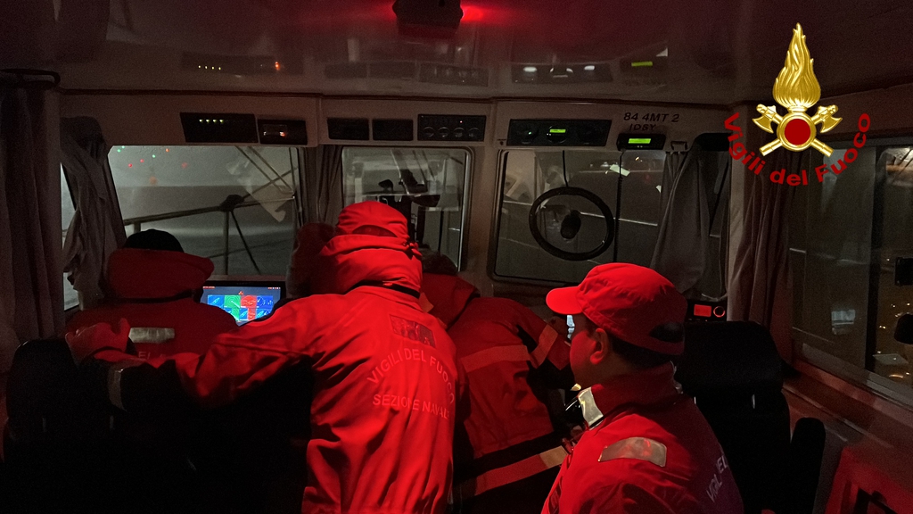 Incendio a bordo della nave Palermo-Napoli, tanta paura ma nessun ferito