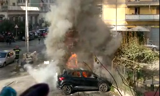 Palermo, incendio alla Noce: tre auto distrutte
