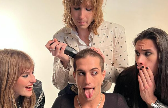 Maneskin, Damiano si rasa i capelli: cambio look per lancio nuovo singolo