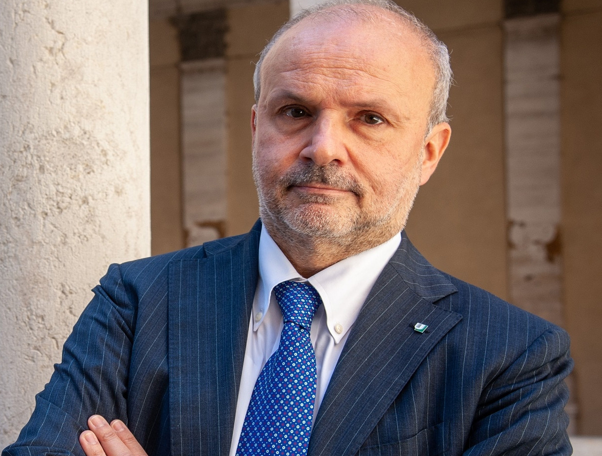 Covid, Schillaci: “Pandemia alle spalle, no problemi su scorte vaccini”