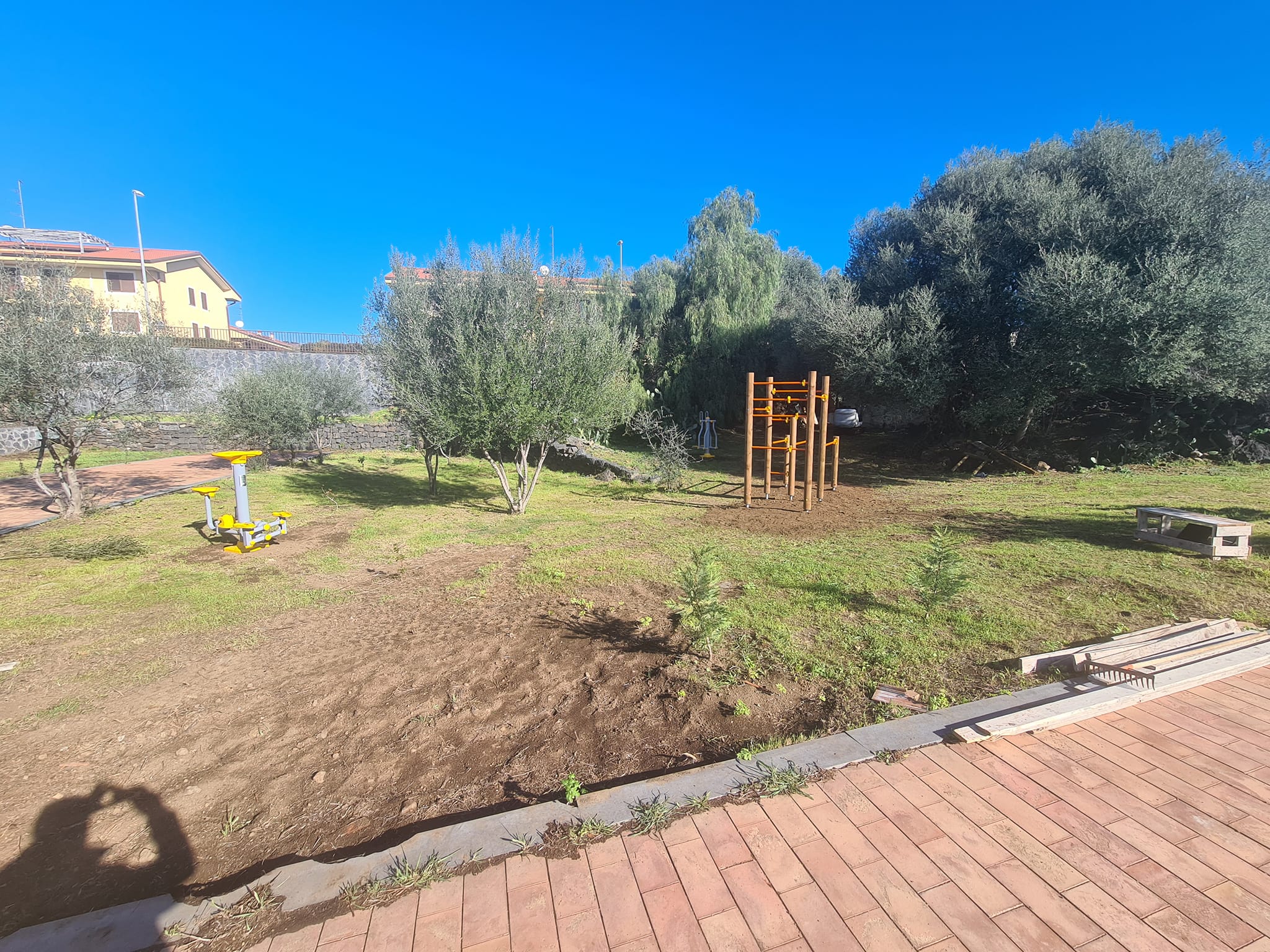 Galleria foto 'Aci Castello, al Parco Jean Calogerò proseguono i lavori – FOTO' - foto 4