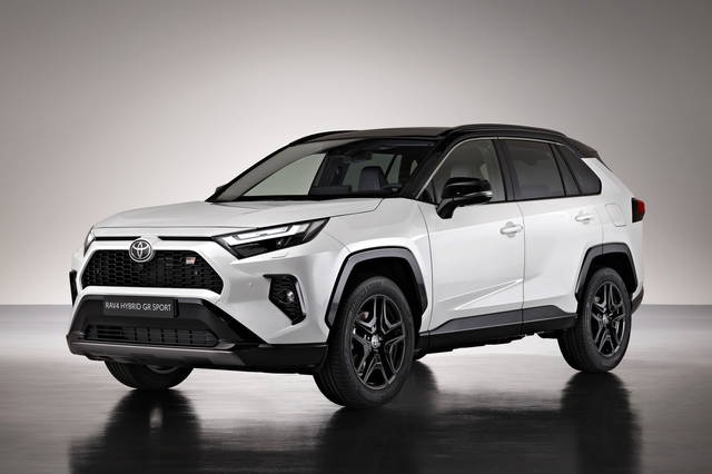 Efficienza, praticità e alte performance: Toyota presenta il nuovo Rav4 Gr Sport