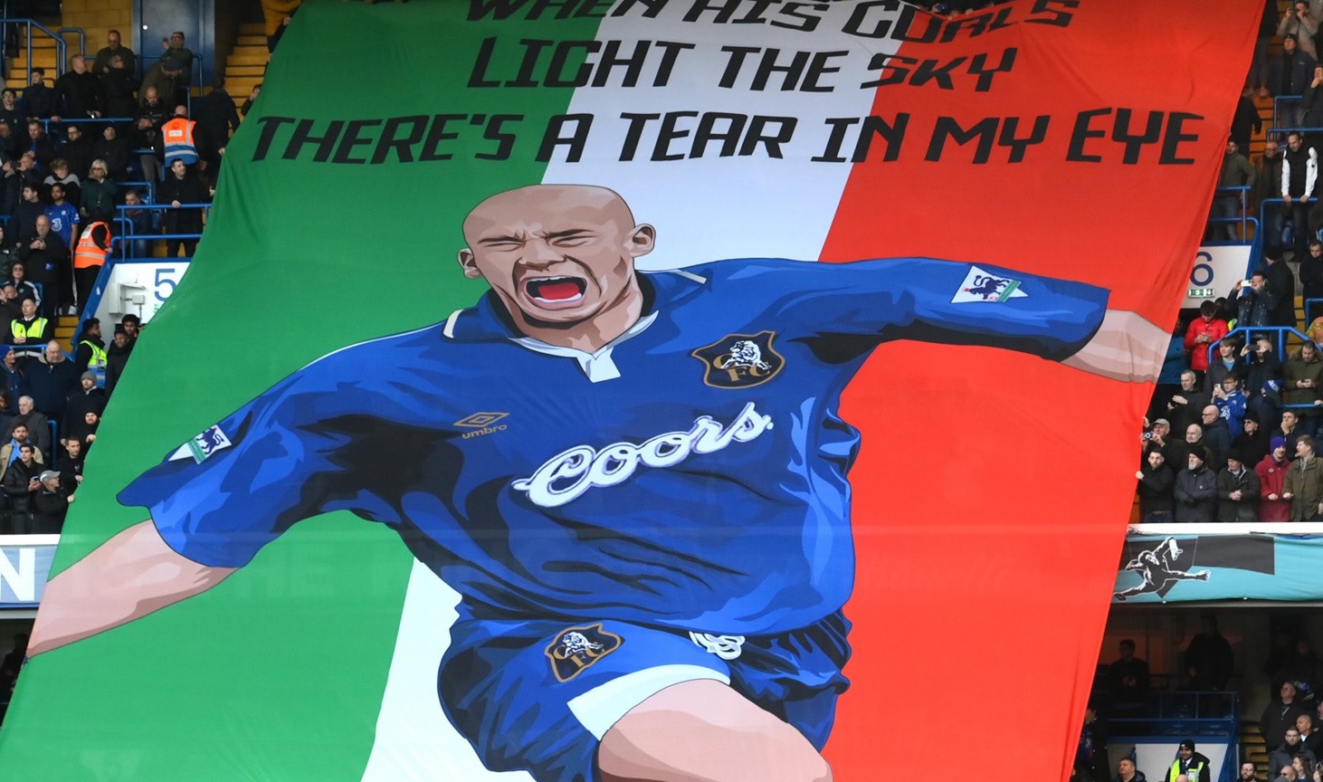 Gianluca Vialli, lo straordinario omaggio dei tifosi del Chelsea