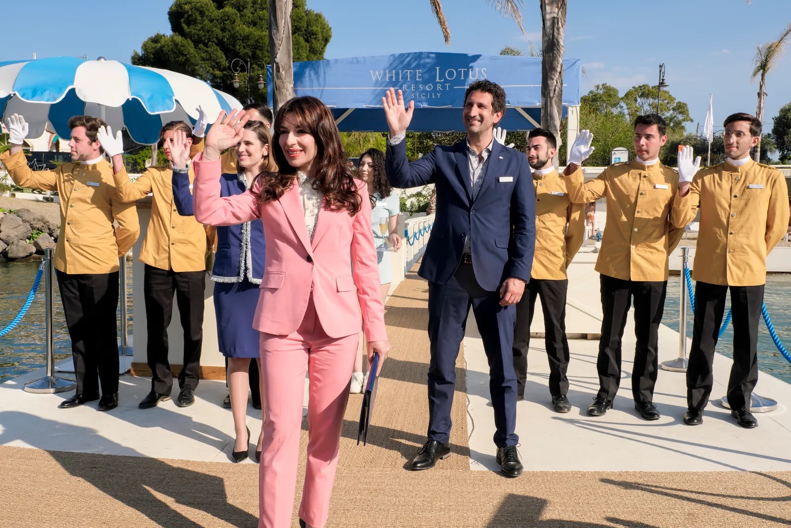 Tutti pazzi per “The White Lotus”, la miniserie ambientata in Sicilia che sbanca ai Golden Globes