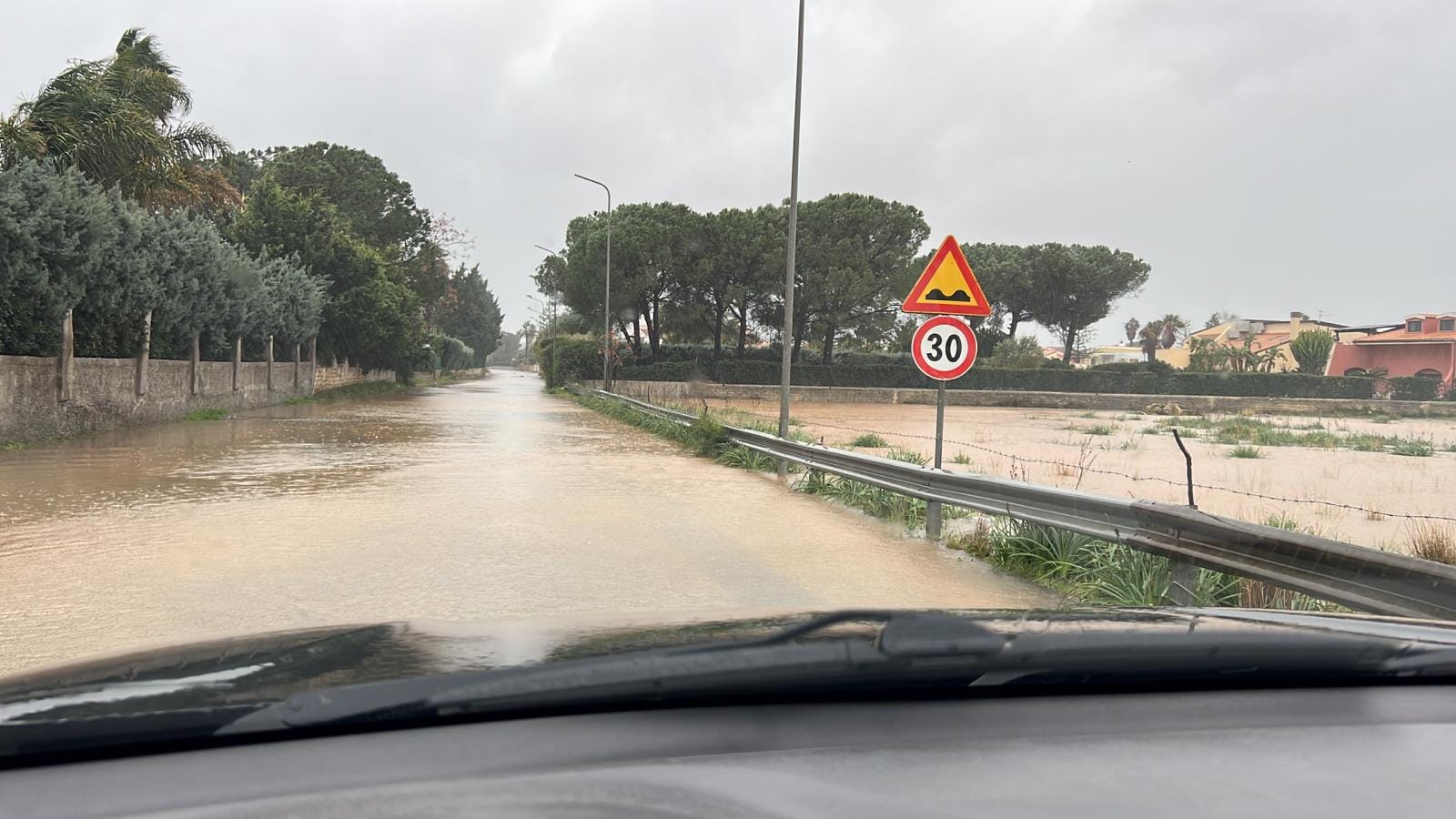 Maltempo a Siracusa: decine di sfollati, strade chiuse, disservizi idrici ovunque
