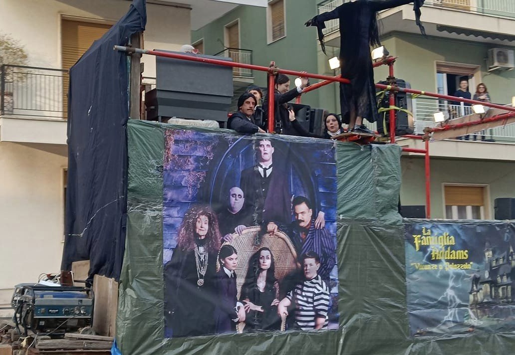 Carnevale 2023 a Palazzolo Acreide, ritornano i carri e la festa in piazza, le Foto