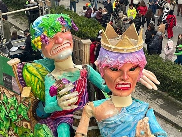Carnevale 2023 a Palazzolo Acreide, ritornano i carri e la festa in piazza, le Foto Carnevale 2023 a Palazzolo Acreide, ritornano i carri e la festa in piazza, le Foto