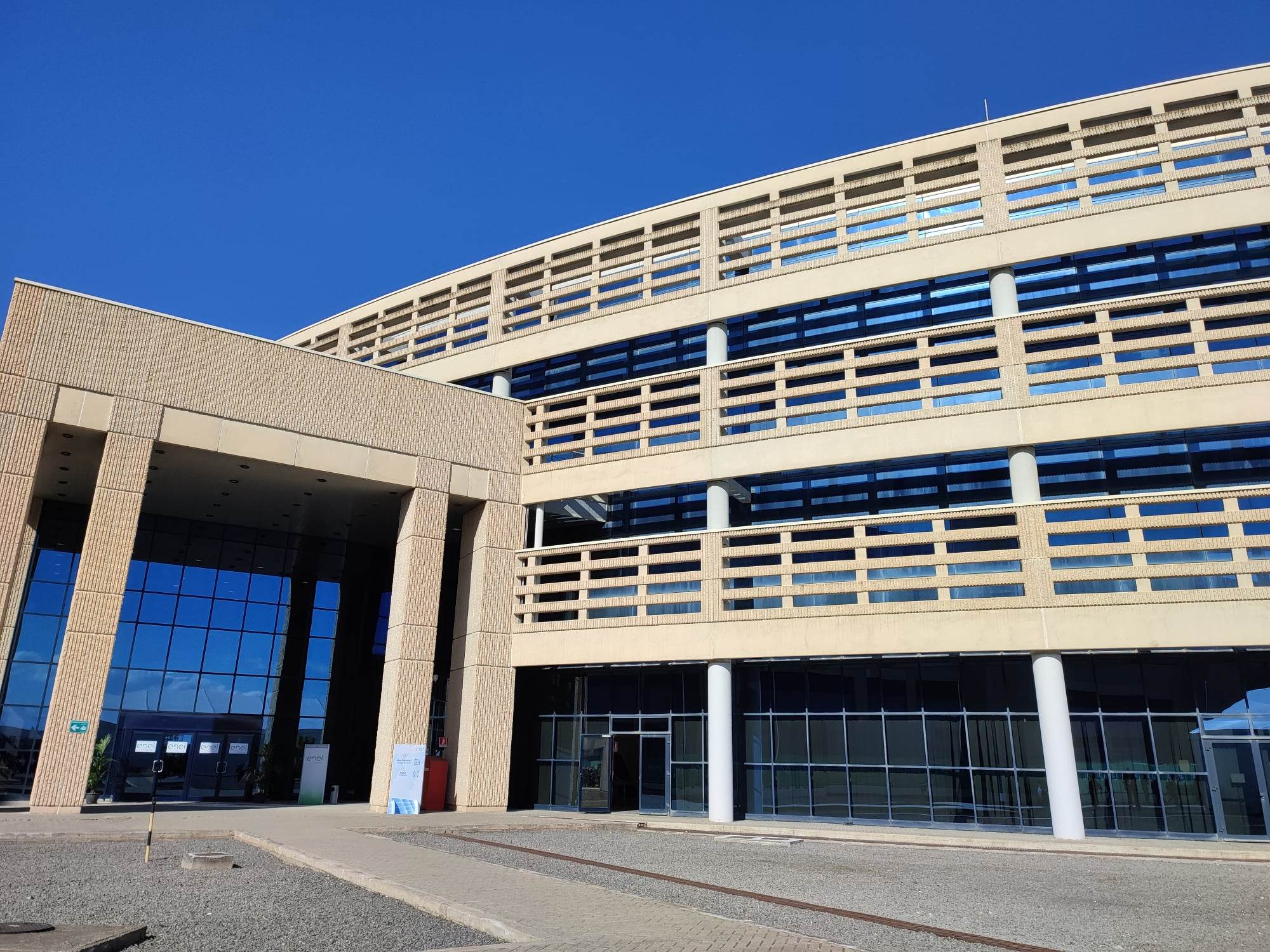 Sicilia, al via la Gigafactory: ecco la fabbrica dell’energia pulita FOTO