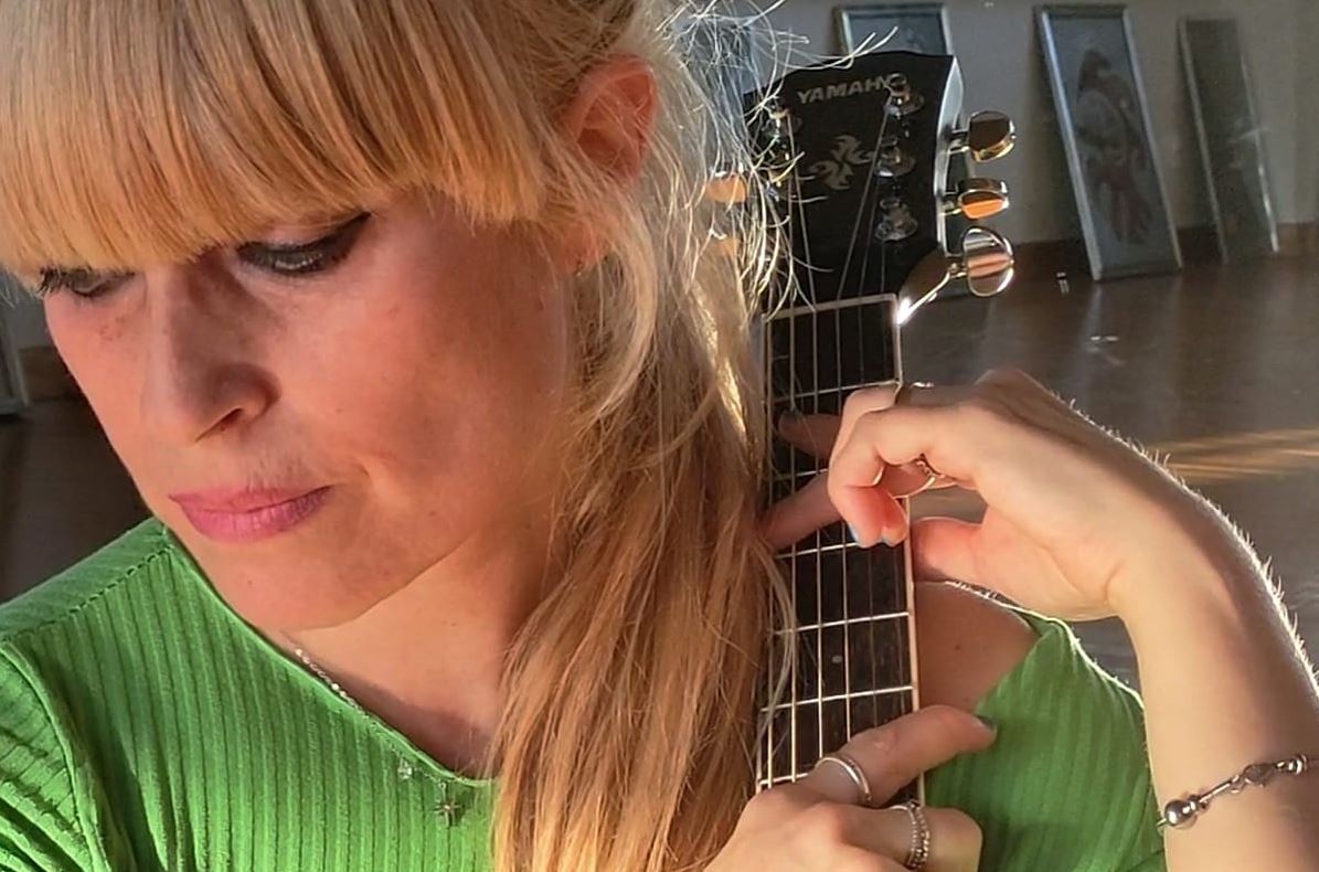 Tra disinganno e rinascita, AIRAM canta la verità de “L’Illusione”