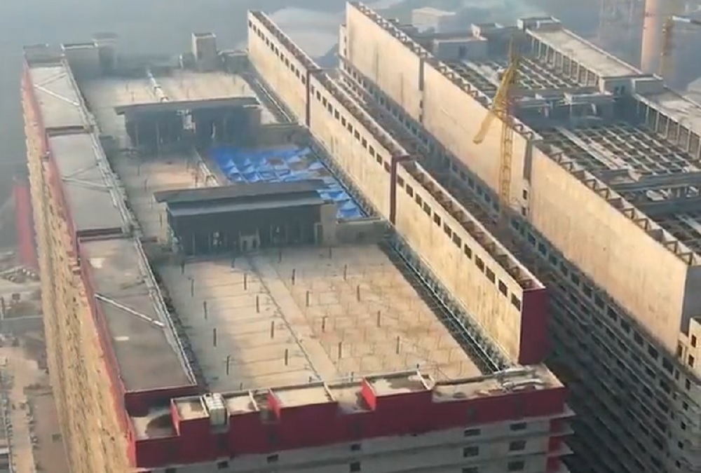 L’allevamento di maiali nel grattacielo in Cina, Burioni: “Paradiso per virus” – VIDEO