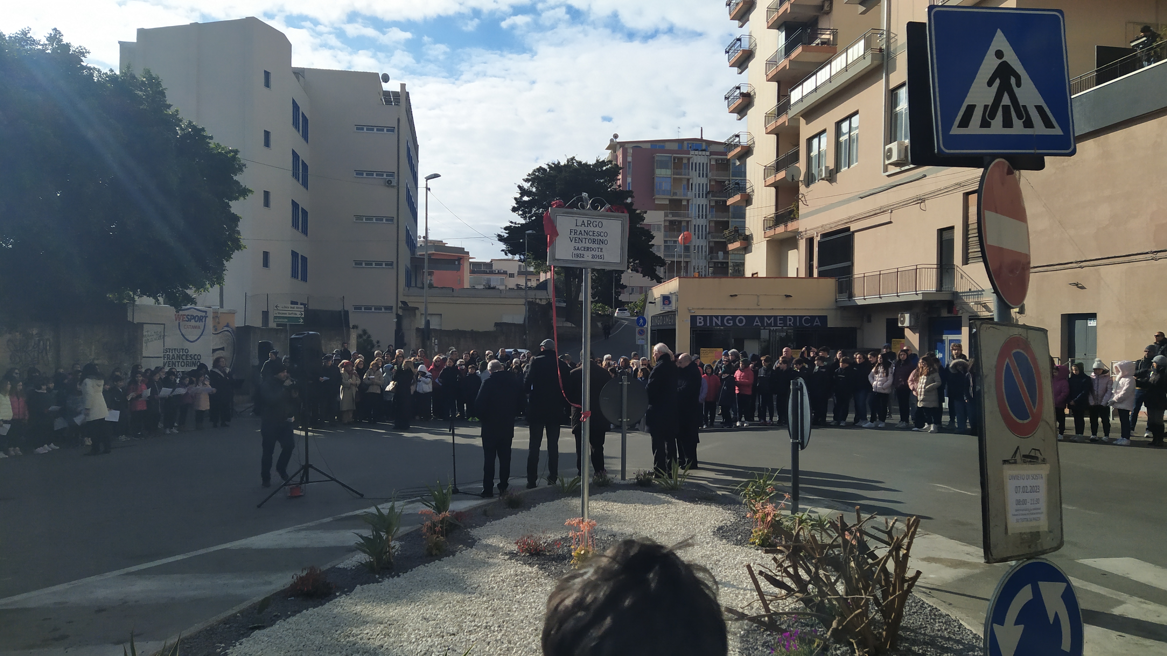 “Il suo messaggio è ancora vivo”, intitolato uno slargo a don “Ciccio” Ventorino FOTO “Il suo messaggio è ancora vivo”, intitolato uno slargo a don “Ciccio” Ventorino FOTO