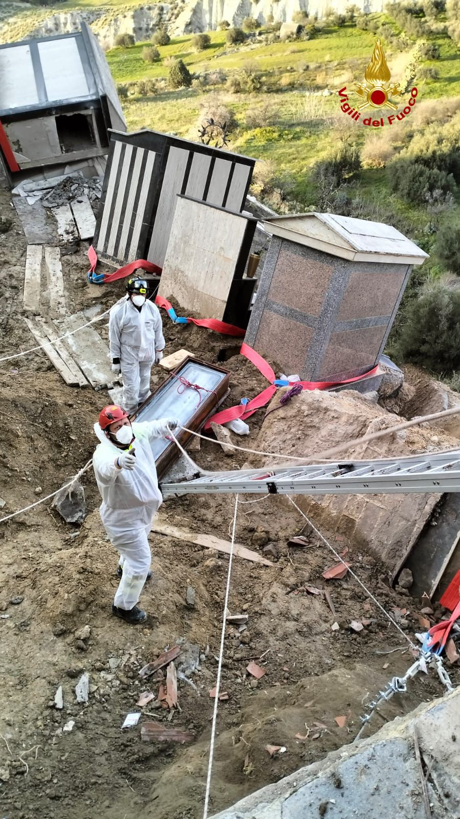Maltempo a Mineo, conclusa prima fase di messa in sicurezza del cimitero [FOTO]