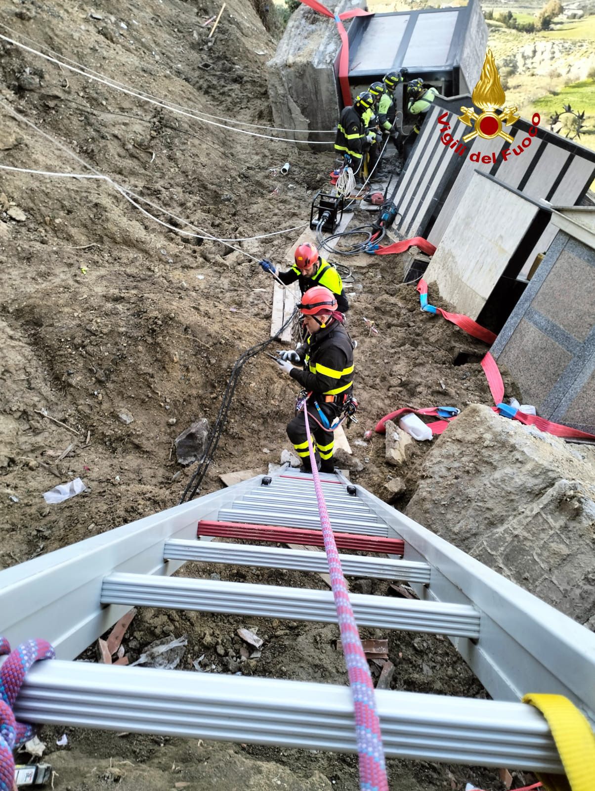 Maltempo a Mineo, conclusa prima fase di messa in sicurezza del cimitero [FOTO]