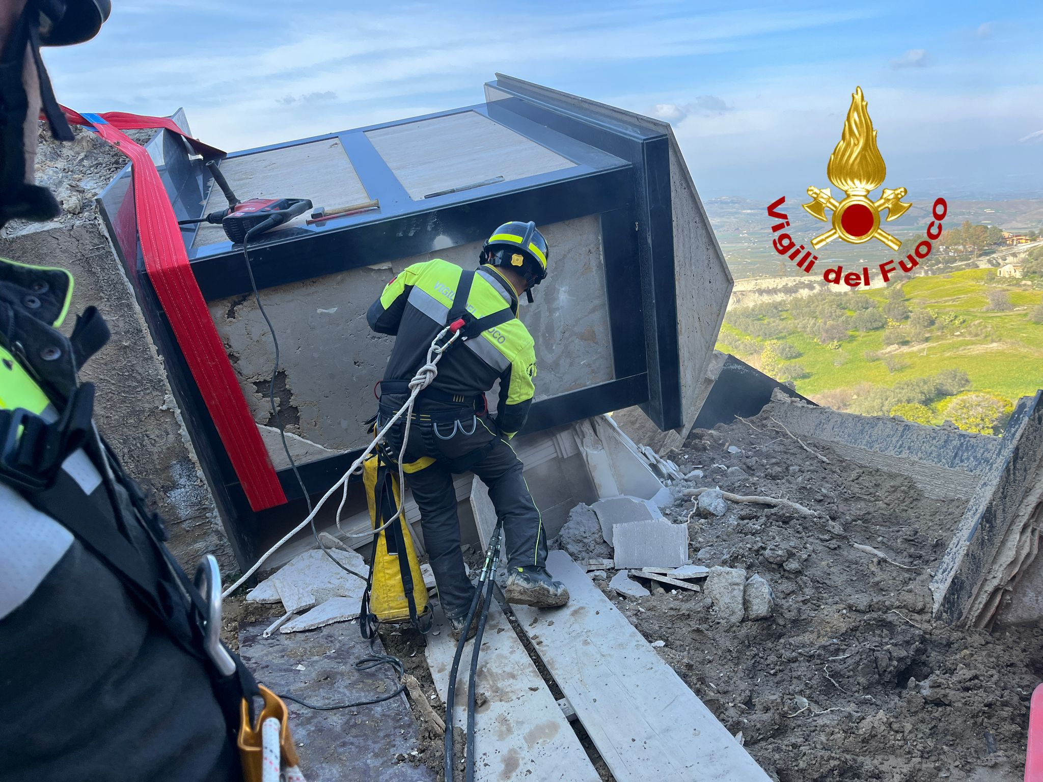 Maltempo a Mineo, conclusa prima fase di messa in sicurezza del cimitero [FOTO]