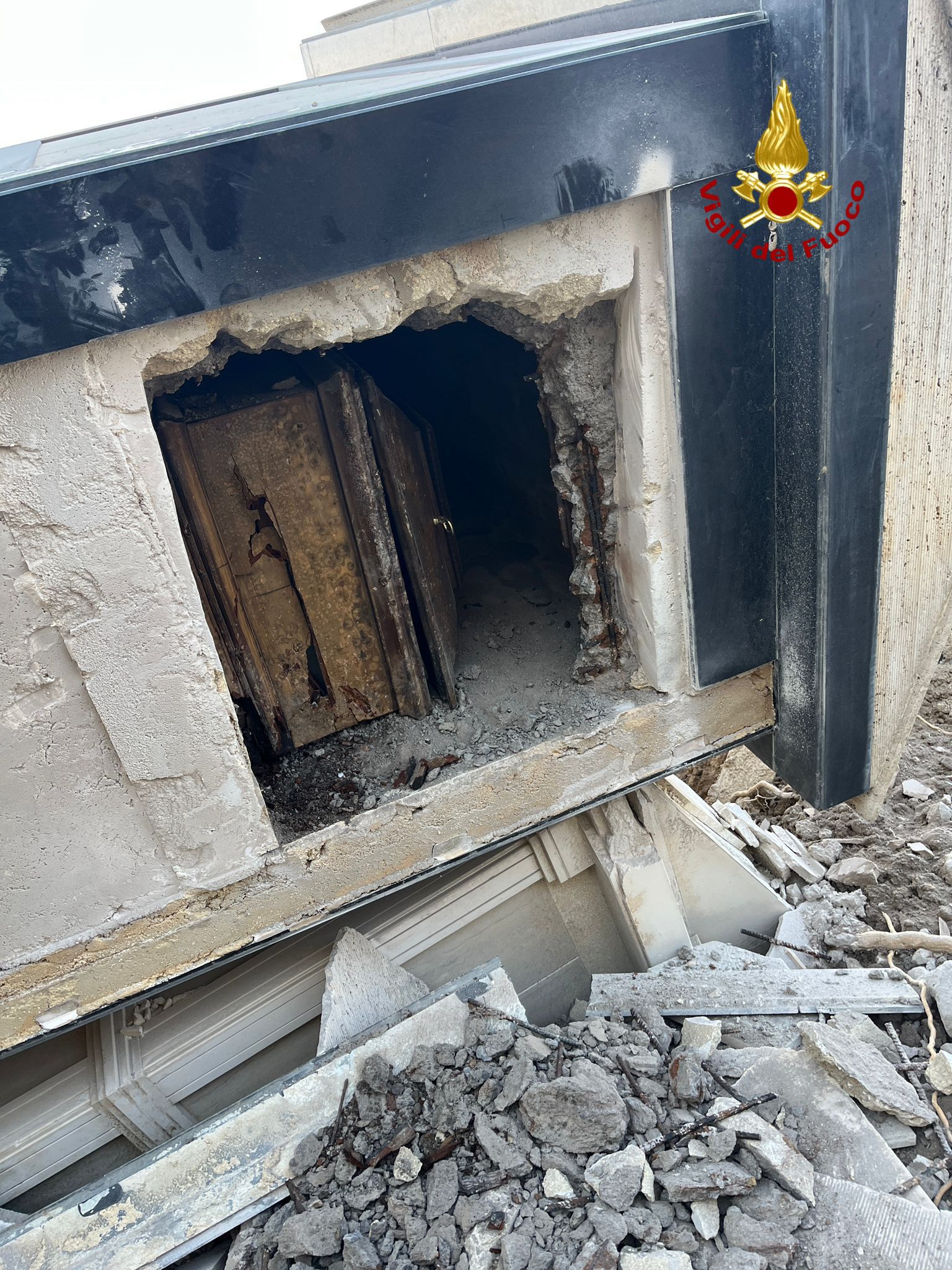 Maltempo a Mineo, conclusa prima fase di messa in sicurezza del cimitero [FOTO]