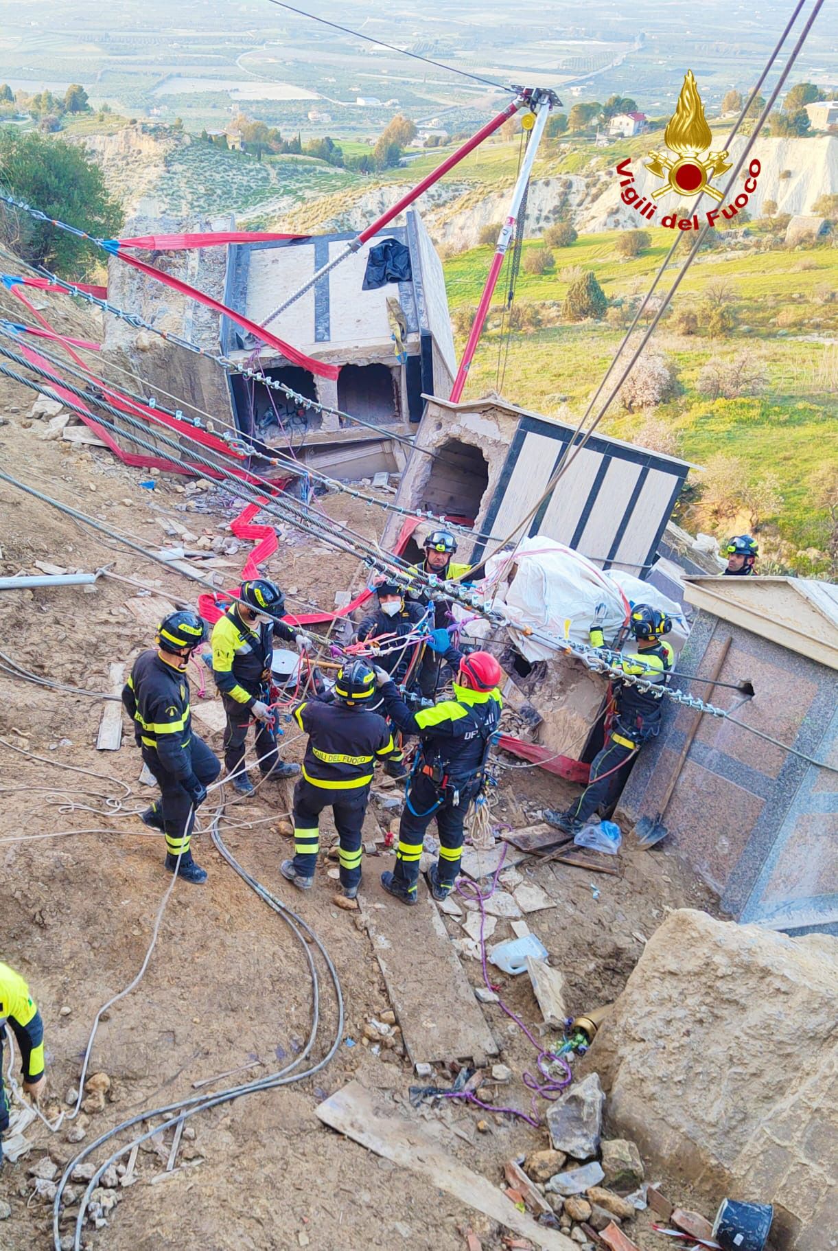 Maltempo a Mineo, conclusa prima fase di messa in sicurezza del cimitero [FOTO]