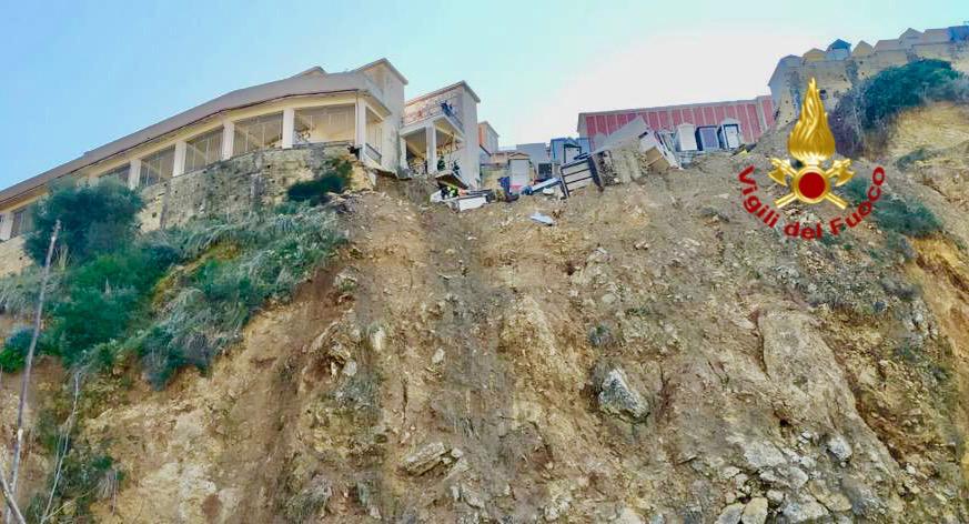 Maltempo a Mineo, conclusa prima fase di messa in sicurezza del cimitero [FOTO]